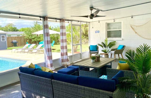 NEW ★HEATED Pool, beach ★ 4-3, Patio, Firepit, Family friendly , Space Complex