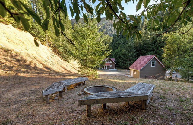 NEW Hiker's Hideaway