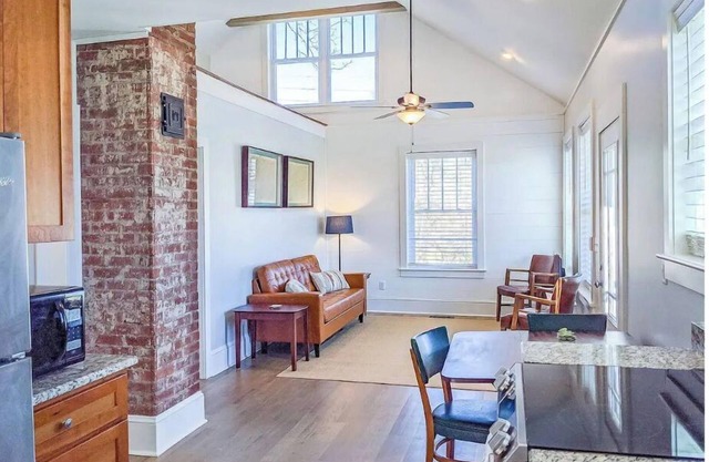 NEW! Historic Downtown. Tannery House, 2bedr