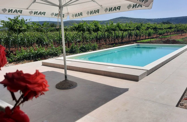 NEW Holiday Apartment,A4+2, Family house - OPG Rudan, garden pool, terase, wi-fi