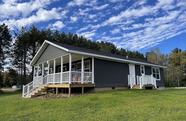 New Home On Escanaba River 10 Minutes from Town