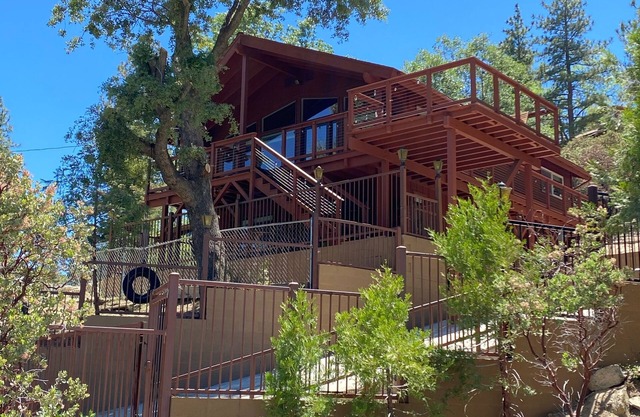 NEW Host- Remodeled Cozy Cabin / Amazing Mountain View’s