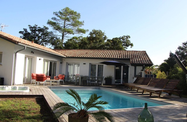 CASA CONTEMPORÁNEA Y NUEVA, EN CALMA PISCINA, SPA, 700M DE PLAYAS