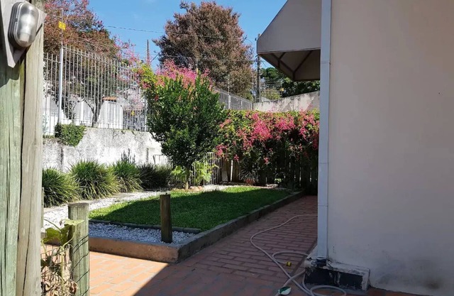 Casa nueva con varios estacionamientos