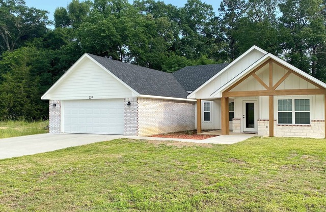 New Hudson Home, 3 bed 2 bath
