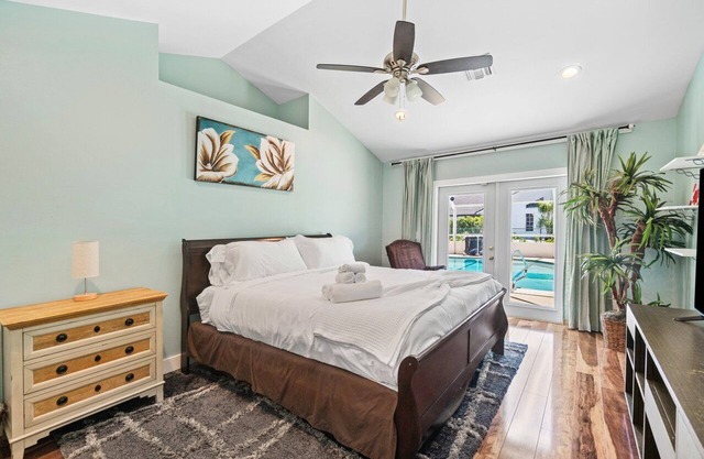 NEW Huge 5BR w/ Heated Pool/Spa! Walk to WEF