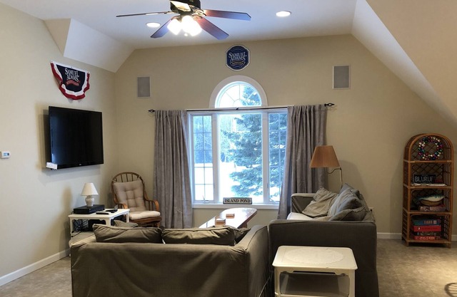 New island pond apartment direct trail access