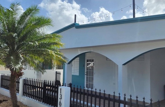 NEW!! Islote Beach - one bedroom Apartment - WIFI - A/C