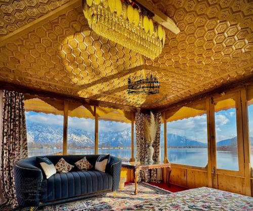 New Jacquline Heritage Houseboats
