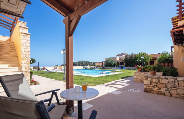 [NEW] Karoti 18 apartment, w/ private garden & common pool