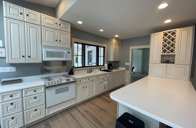 NEW! Lake Elizabeth Waterfront home with 2 Master Suites