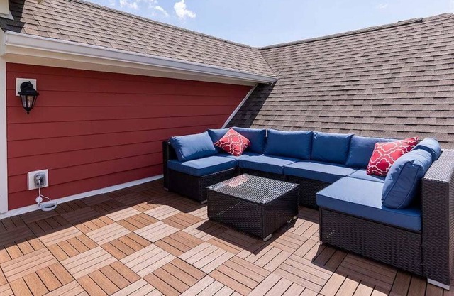 NEW Lake House | Rooftop | 3 Kings | Sleeps 10