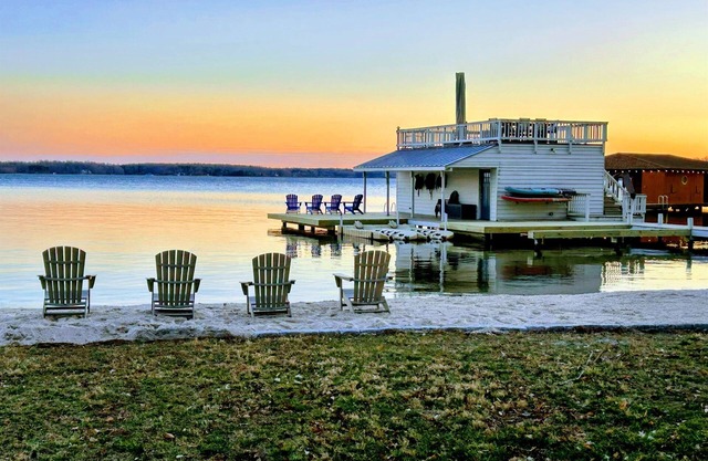 NEW Lakefront Lake Anna Views, Dock, Beach, Firepit