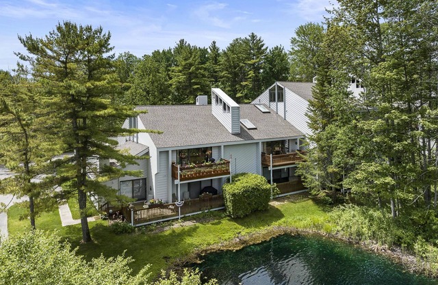 *NEW* Lakeside Club - 10 Minutes to Harbor Springs and Petoskey!