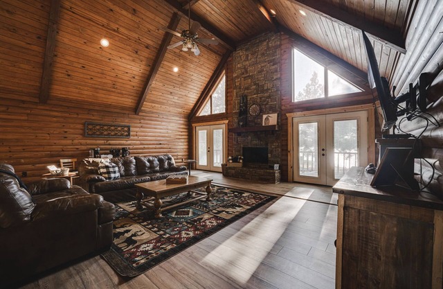 *New* LakeWood Cabin at Timber Lodge Ranch