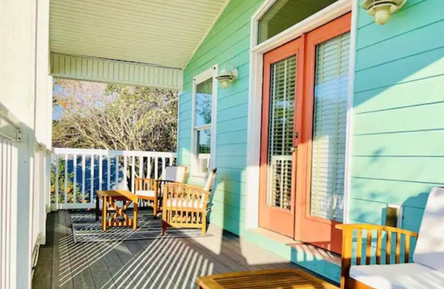New Listing! 5 Bedroom- Game Room- Near Beach
