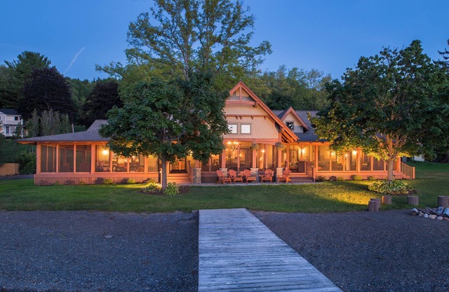 NEW LISTING 5 BR / 3 BA Authentic Luxury Home ON Keuka Lake!