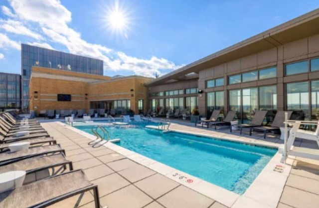 New Listing: Apartment in Pentagon City, Arlington, VA - Free Parking!