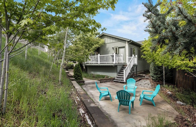 New Listing! Blocks from Old Mill District| Fireplace | Desk | Patio | Garage