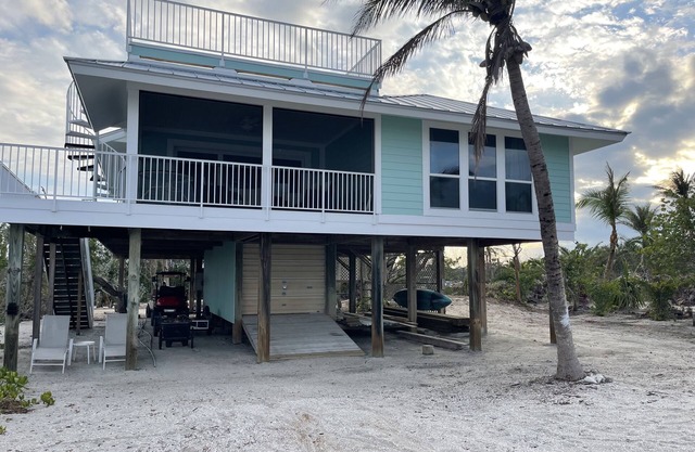 New Listing!! Dolphin Watch-3 Bedroom Beach Front on North Captiva