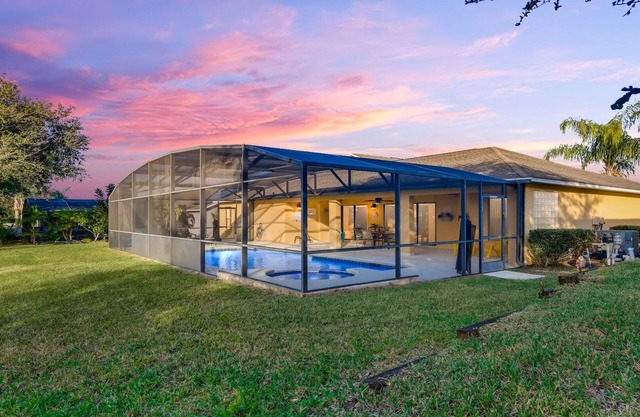 New Listing| Fantastic 5 bed/3 bath Pool Villa| West-Facing Pool Deck