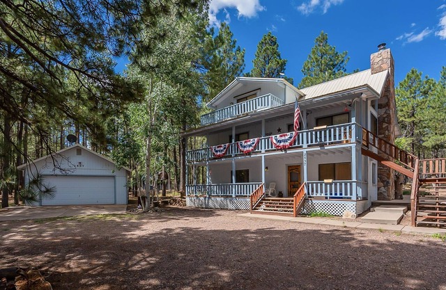 *New Listing* Forest Lakes Escape - Hiking/Frisbee Golf/BBQ/Firepit/Corn Hole