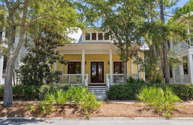 New Listing! Home in WaterColor! Access to Amenities! 3 Adult Bikes!