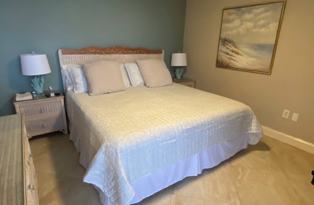 NEW LISTING- Ideal Oceanside Location and Recent Renovation / DREAM Combination!