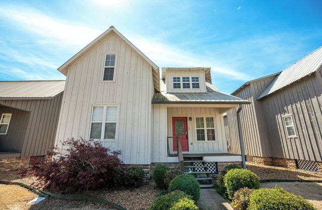 New Listing! Little Red River Home!