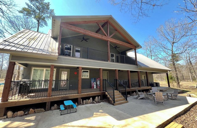 New Listing on Little Mo River!! Game Room! Relax & Have Fun! 4 Bed, 4.5 Bath