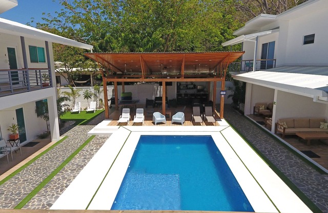 Elegante Nicoya Villas # 4 (Incluye desayuno) frente a la playa de Mal País!