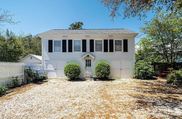 *New Listing* Pollock St. Cottage in Historic Downtown Beaufort!