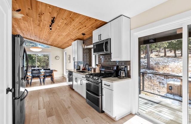 New Listing! Modern Mountain Escape - Great for Work & Play - Private Hot Tub