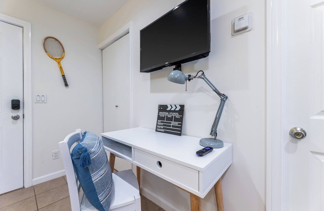 New Listing! Tiny Haus of Champions ~Private Studio~ Central LA