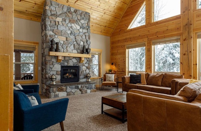 New Listing! Moccasin Lodge