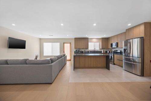 New Listing Valley Villa by Colby & Conrad