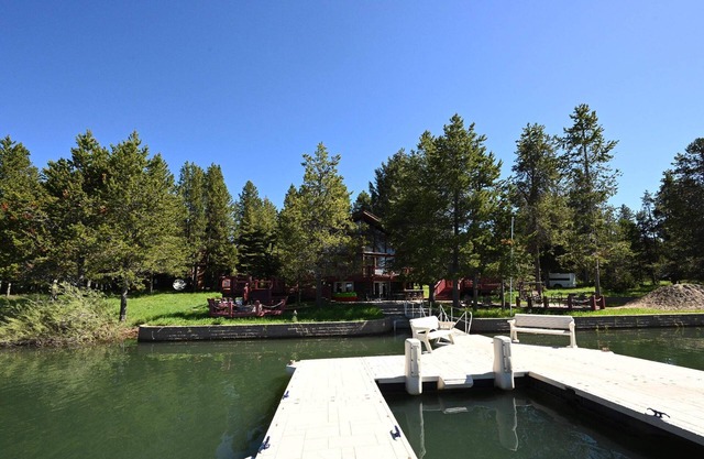 *New Listing* Waterfront, Sleeps 15