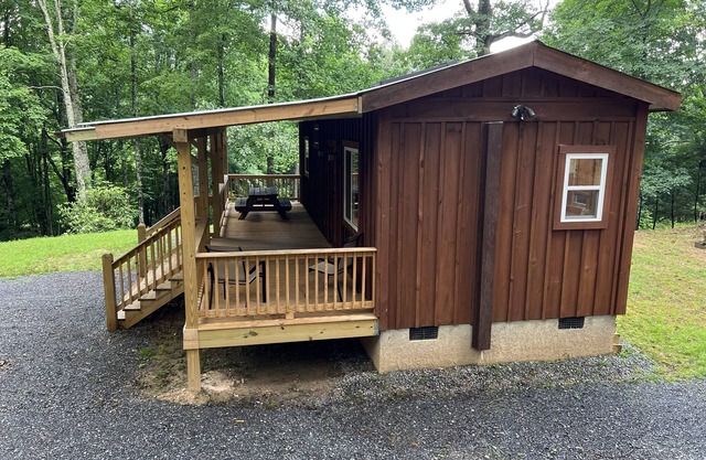 New listing Secluded NEW Cabin close to Waynesville & Lake Junaluska