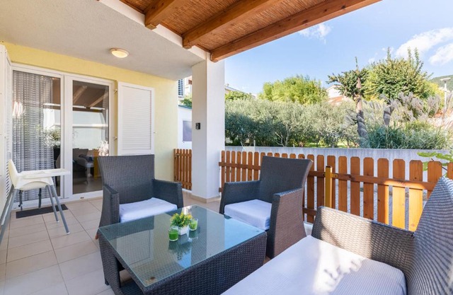 New Lovorka 7 apt. 4+1 in Baška Krk