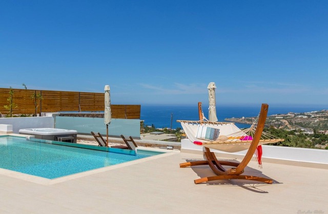 NUEVO Lux Villa ★ Piscina climatizada de cristal Prive ★ Jacuzzi climatizado ★ Vistas al mar ★ Jardín