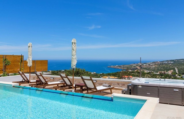 NUEVO Lux Villa ★ Piscina privada Infinity ★ Jacuzzi ★ SeaView ★ Verduras gratis
