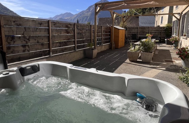NEW -Luxe and spacious gite with view in Alpe d'Huez area *ski*hike*bike*