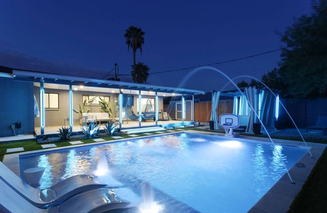 NEW! Luxe Retreat Heated Pool Spa Fire Pit Mins to Old Town