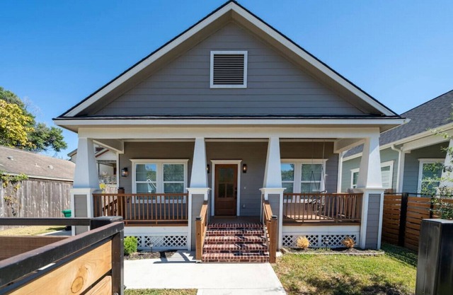 New Luxurios & Modern 3 BR Villa in the Heights