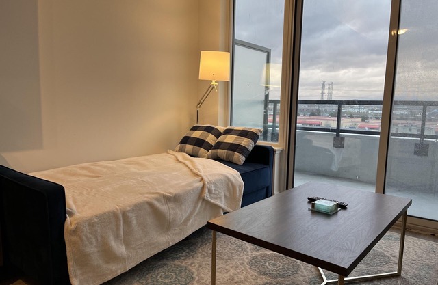 New Luxury Condo w/rooftop terrace pool by casino