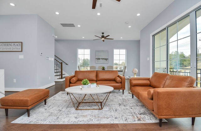 New Luxury Stay mins from Downtown w/ dreamy common area