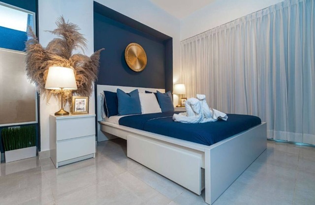 New Luxury&Stylish Apartment with a Rooftop Pool.