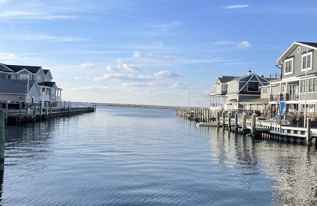 New Luxury Waterfront Beach House in Lavallette! Sleeps 12!