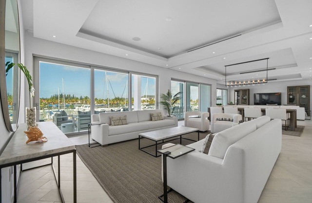New Luxury Waterfront Condo, Palm Cay, The Bahamas