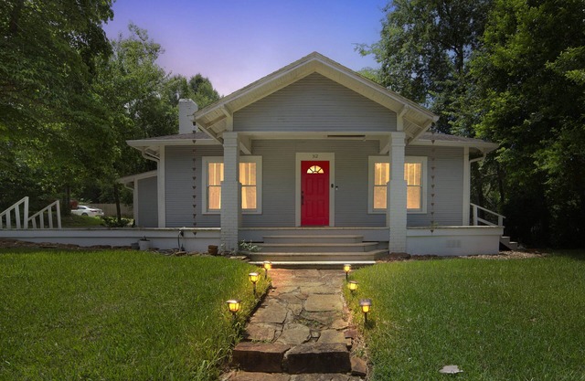 NEW! Magnolia House Walk to Festival Park